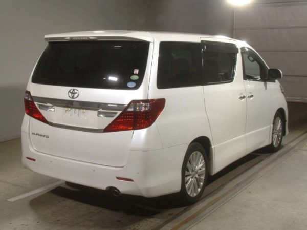 Toyota Alphard Pearl White - Image 3