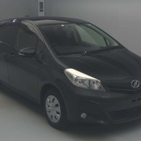 Toyota Vitz Black