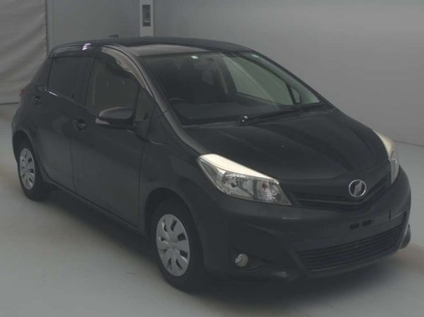 Toyota Vitz Black