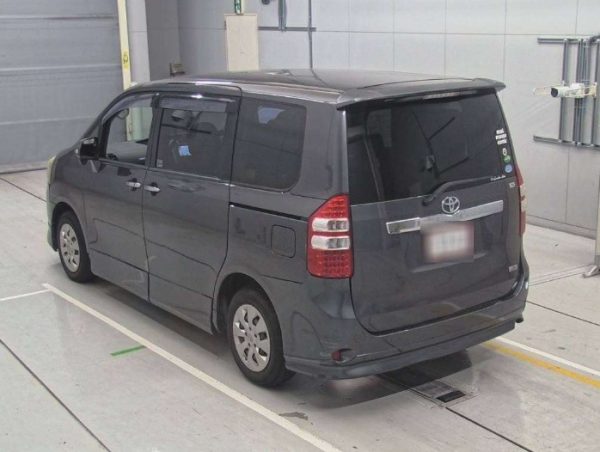 Toyota Noah Grey - Image 2