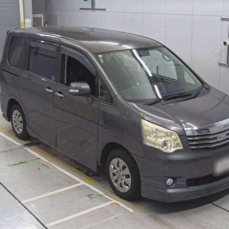 Toyota Noah Grey