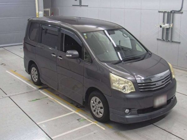Toyota Noah Grey