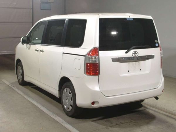 Toyota Noah Pearl White - Image 2