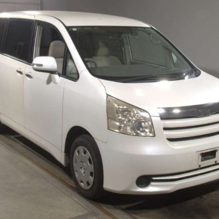 Toyota Noah Pearl White