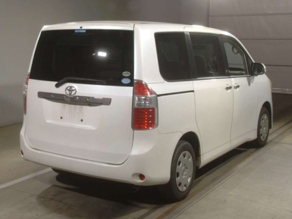 Toyota Noah Pearl White - Image 3