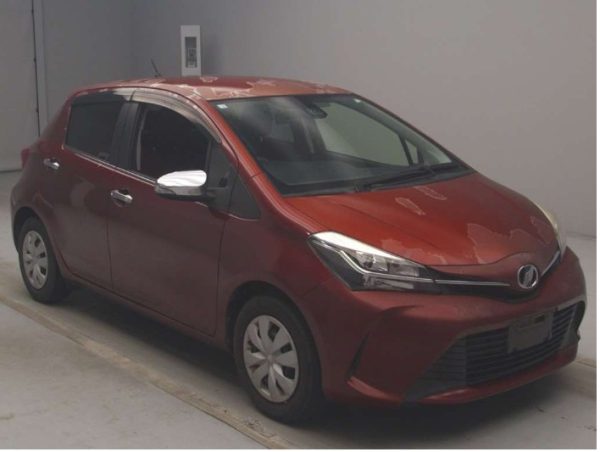 Toyota Vitz Maroon