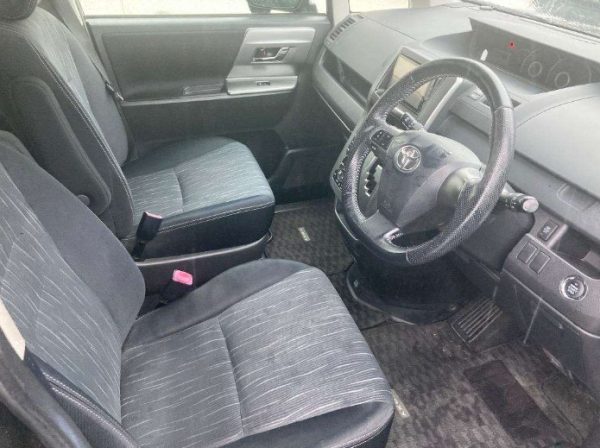 Toyota Voxy Black - Image 4