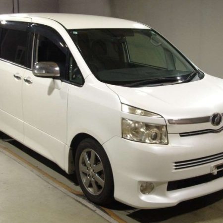 Toyota Voxy White