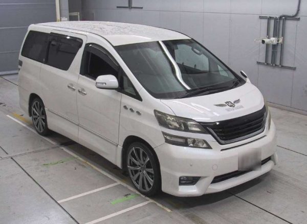 Toyota Vellfire Pearl White