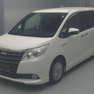 Toyota Noah Hybrid G
